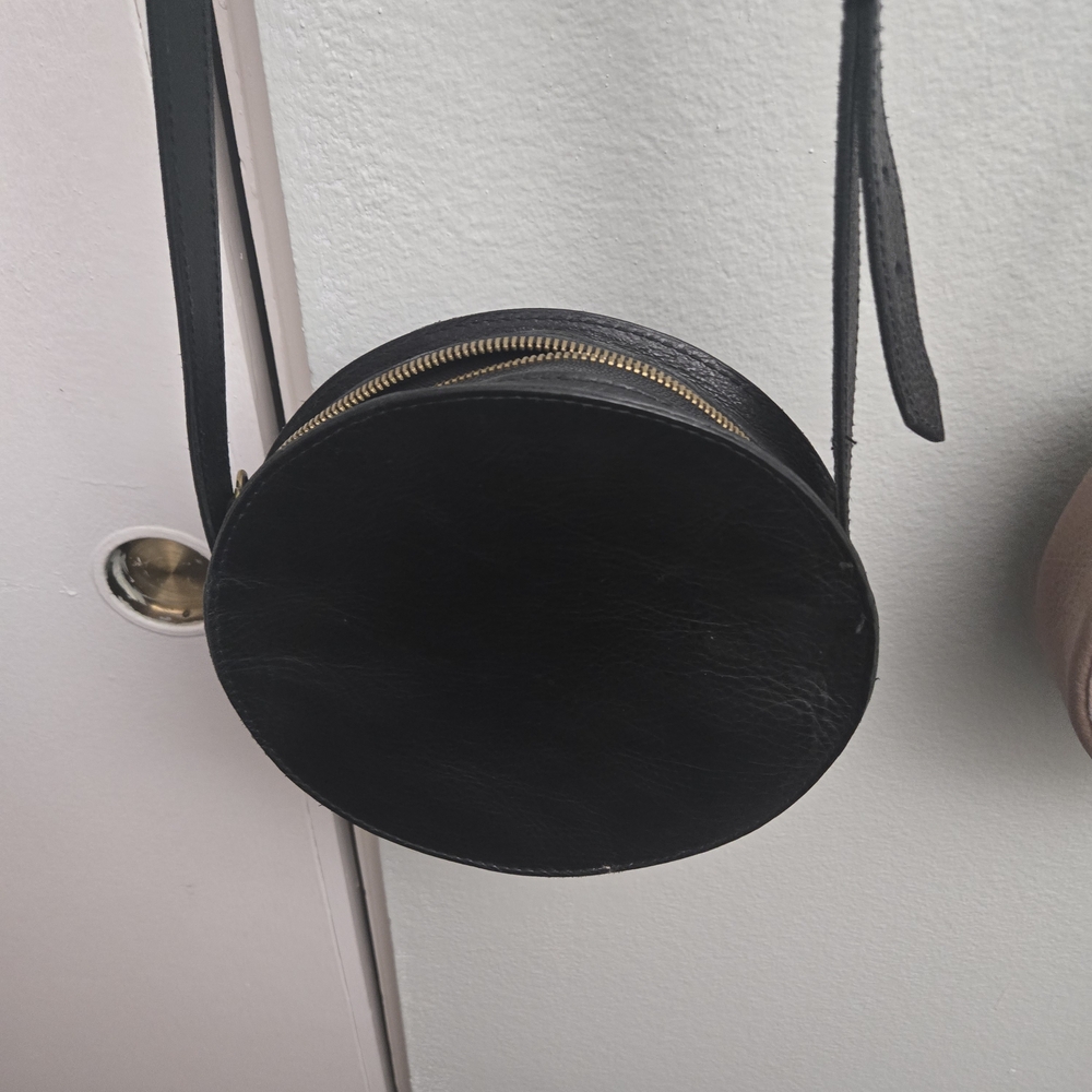 Madewell Black Round Crossbody Bag - Picture 3 of 6